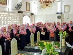 Ribuan Peziarah Serbu Makam Habib Ali Kwitang di Momen Isra Miraj