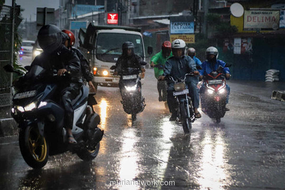 Presiden Prabowo Pantau Banjir Jakarta dari Eropa, Perintahkan Modifikasi Cuaca