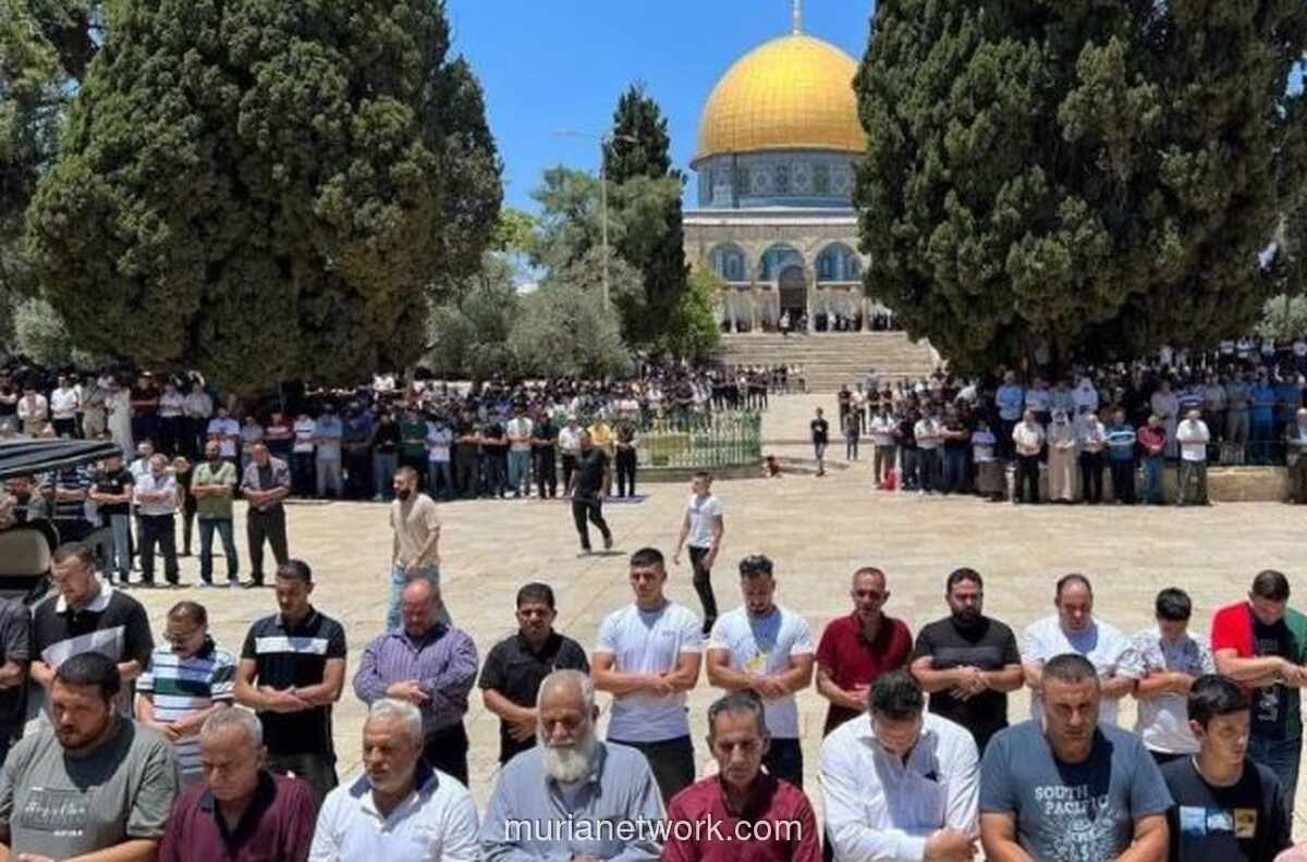 70 Ribu Jamaah Palestina Tembus Pengawasan Israel untuk Salat Jumat di Al-Aqsha