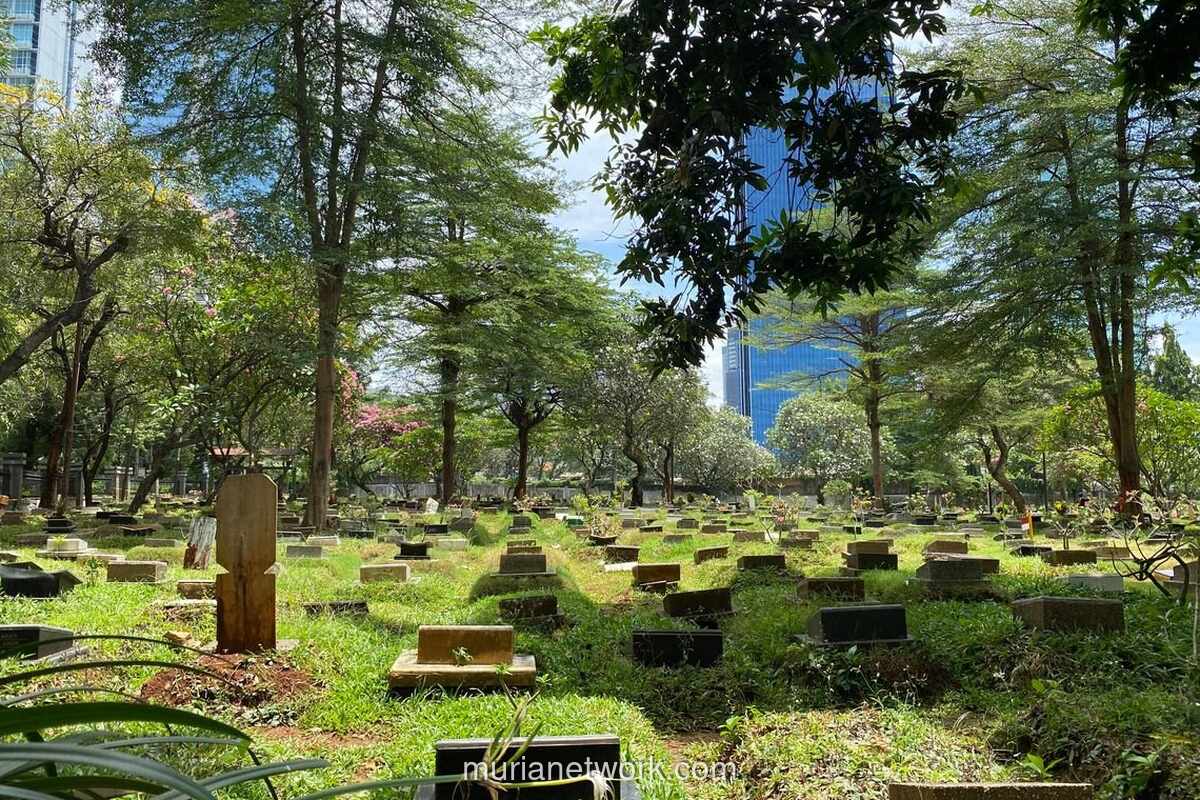 Krisis Lahan di TPU Karet: Saat Satu Kubur Menampung Tiga Generasi