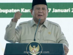 Di Tengah Sorak Petani Karawang, Prabowo Sindir Elit yang Kerjanya Cuma Ngejek