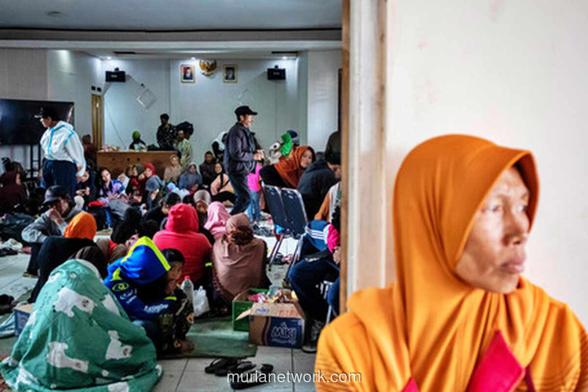 Bima Arya Tinjau Longsor Cisarua, Janjikan Hunian Sementara untuk Korban