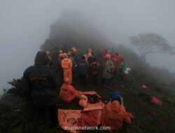 Malam Kelabu di Tebing Bulusaraung: Tim SAR Tidur Bersama Jenazah Korban ATR 42