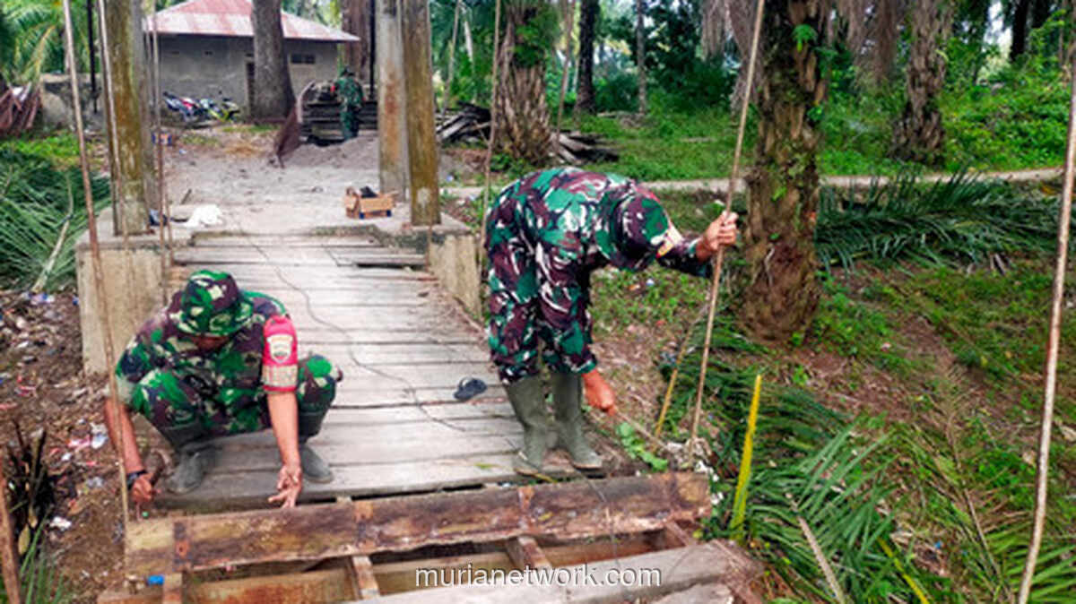 Di Balik Seragam Loreng: Sentuhan Manusiawi TNI di Tengah Puing Bencana Sumatra