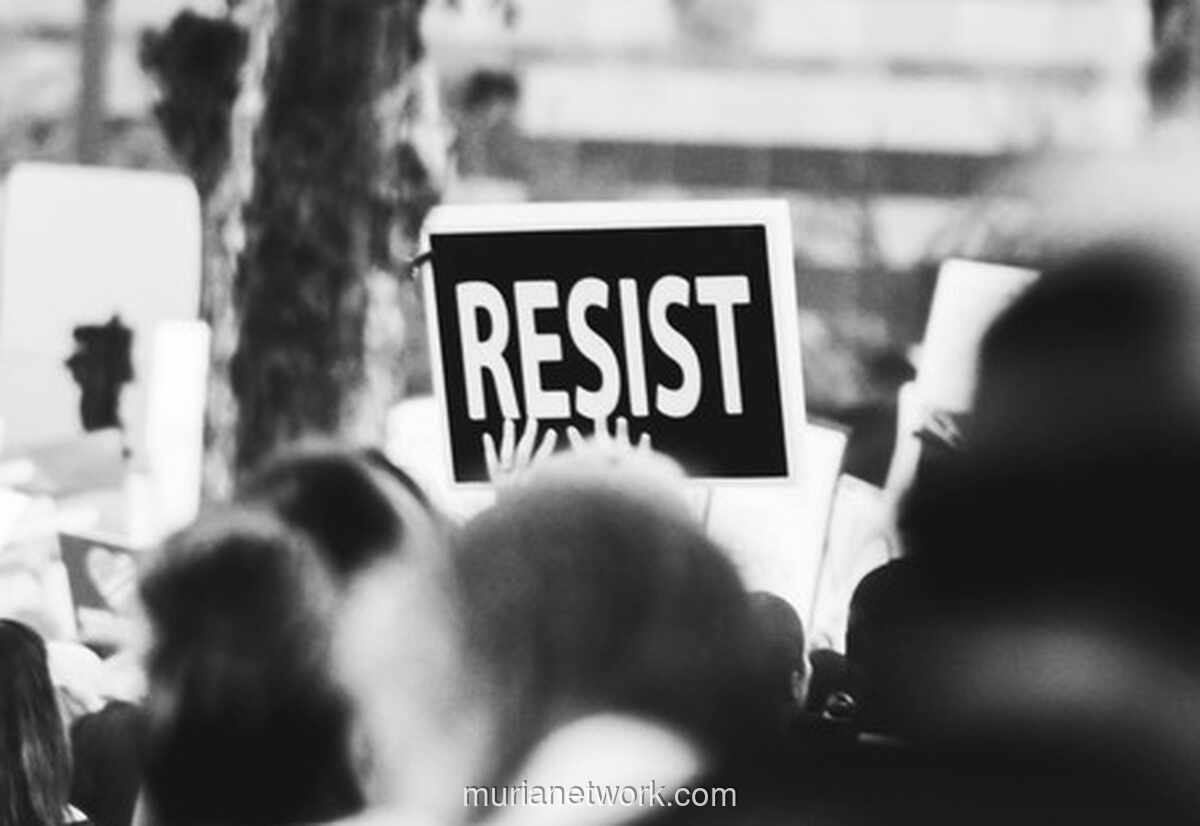 Dua Puisi, Satu Semangat: Perlawanan dalam Kata-kata Thukul dan Hanasasmit