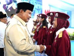Prabowo Haru di Banjarbaru: Orangtuamu Jauh Lebih Mulia daripada Koruptor