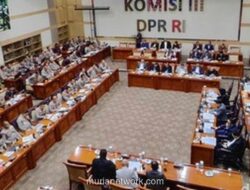 Kapolri Sigit Hadir di DPR, Bahas Capaian Polri hingga UU Baru