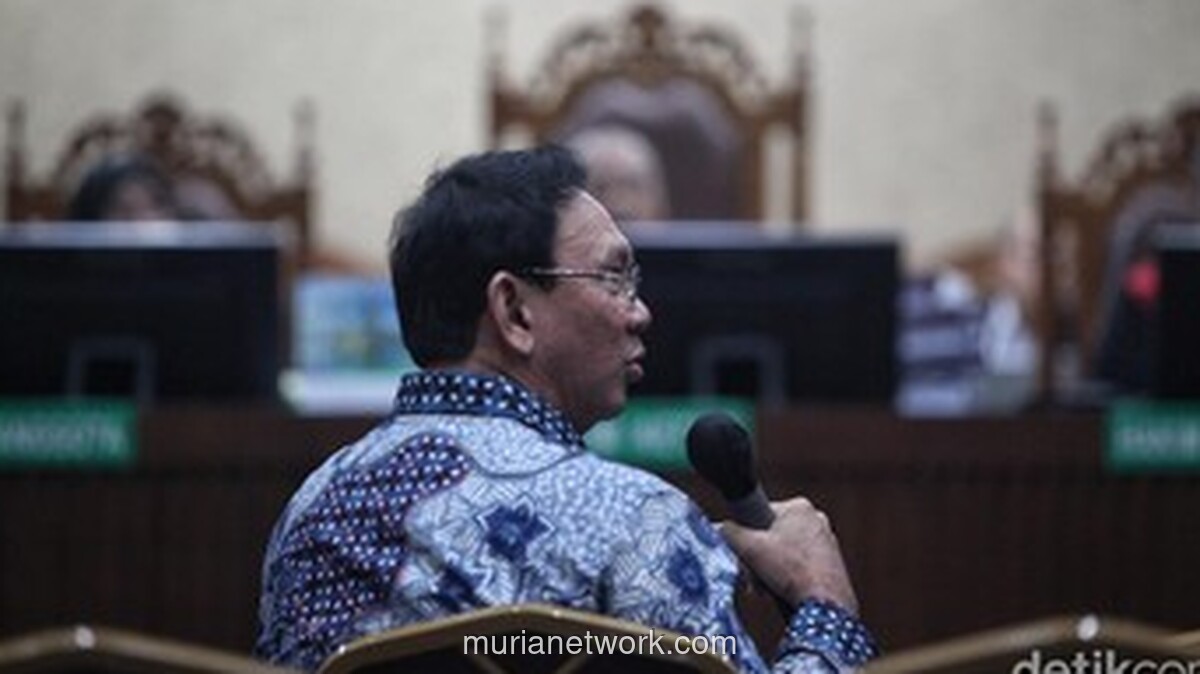 Ahok Bercanda Soal Berat Badan di Tengah Sidang Korupsi Pertamina