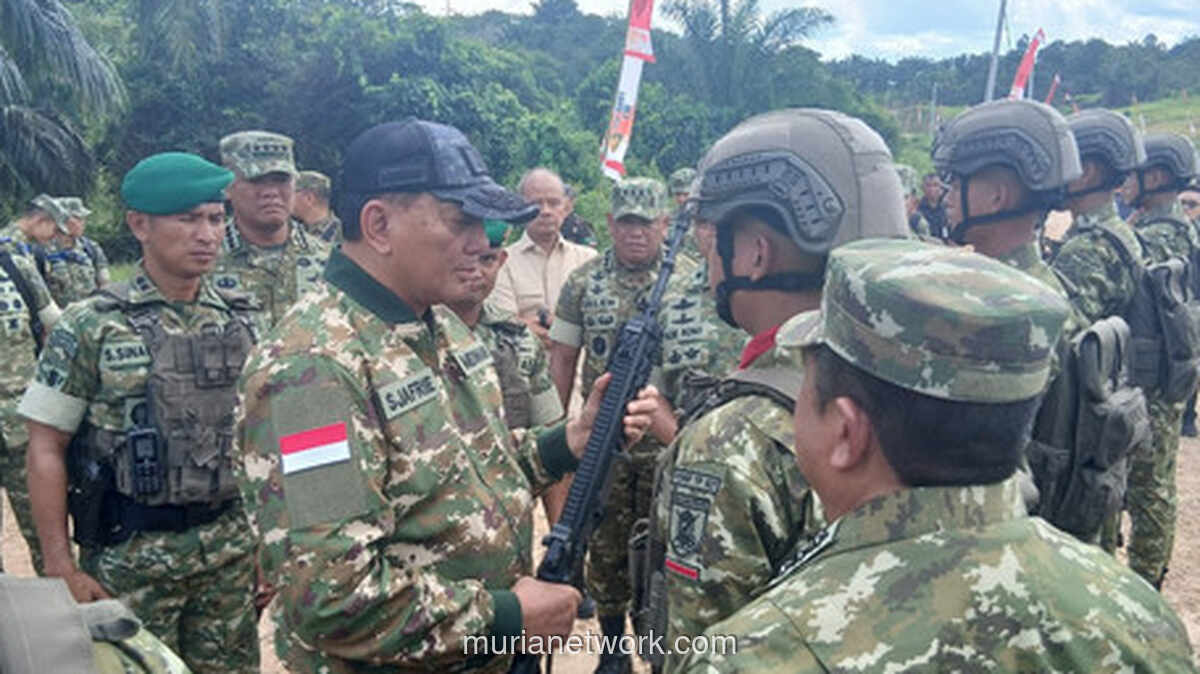 Menhan Tinjau Batalyon di Muara Tae, Periksa Senjata hingga Koneksi Internet