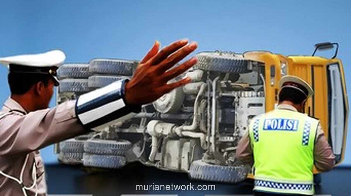 Truk Terbalik di Jagorawi Diduga Akibat Aquaplaning