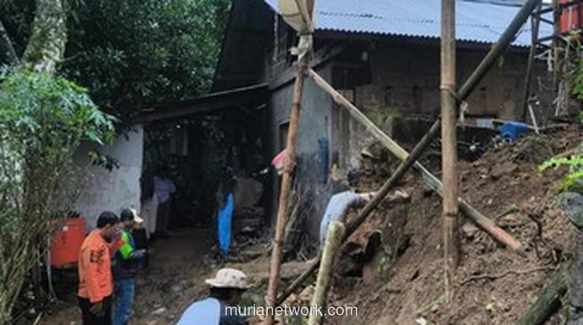 Tanah Bergerak di Bogor, 11 Rumah Rusak Diterjang Hujan