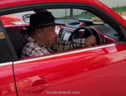 Eggi Sudjana Bawa Mobil Mewah di Malaysia, Padahal di Indonesia Pakai Kursi Roda