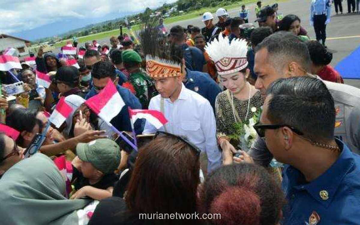 Gibran Blak-blakan di UKSW: Jangan Ada Lagi Sekolah Berlantaikan Tanah di Papua