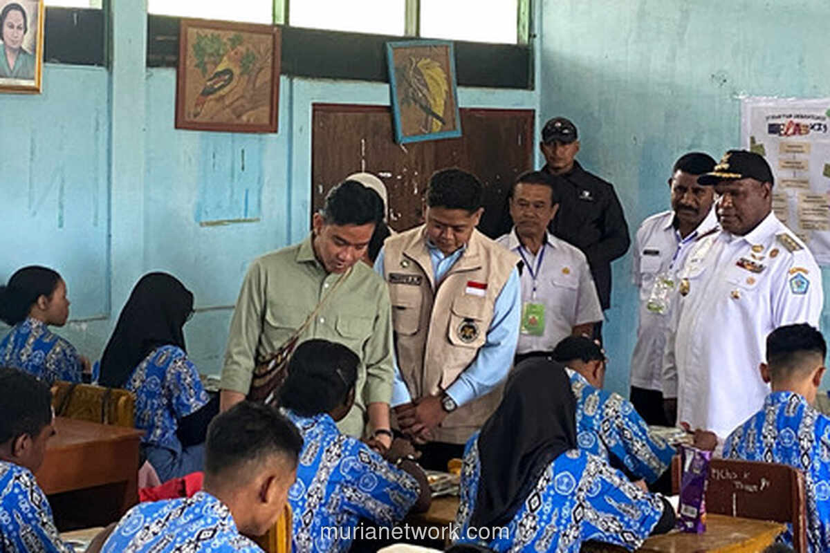 Gibran Sambangi Wamena, Siswa Keluhkan Daging Keras di Menu Bergizi Gratis