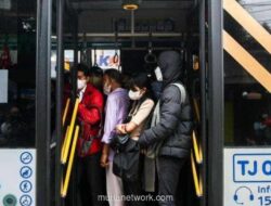 Dua Pria Diamankan Usai Masturbasi di Bus Transjakarta 1A
