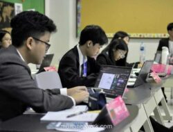 Hujan Tak Halangi 400 Pelajar Berdebat ala Sidang PBB di Jakarta