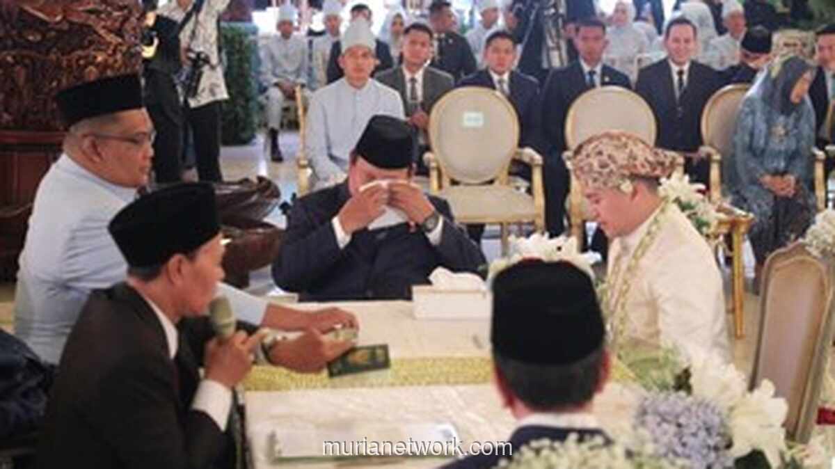 Prabowo Tak Tahan Haru Saat Saksi Pernikahan Orang Kepercayaannya