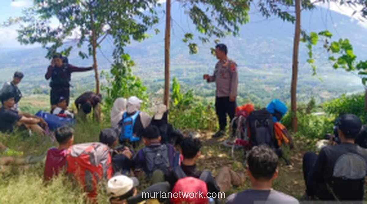 BKSDA Sumbar Amankan 20 Pendaki Ilegal di Gunung Singgalang