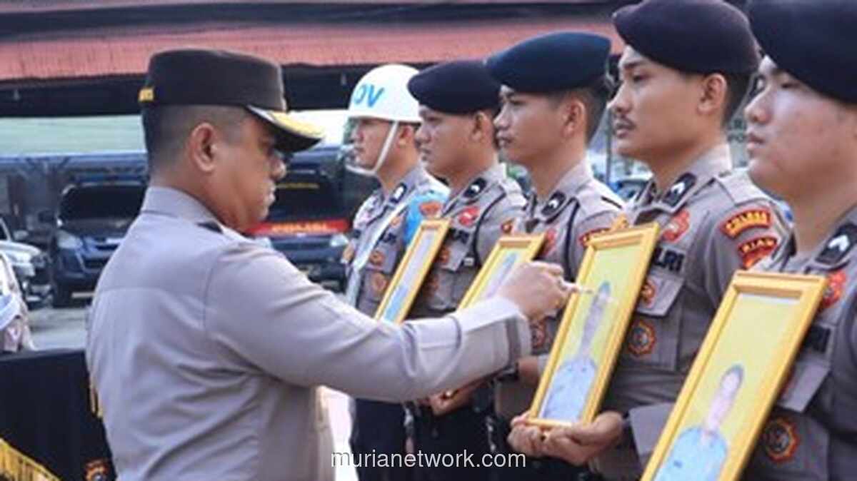 Polres Inhil Pecat Tujuh Personel dengan Tidak Hormat dalam Upacara Terbuka