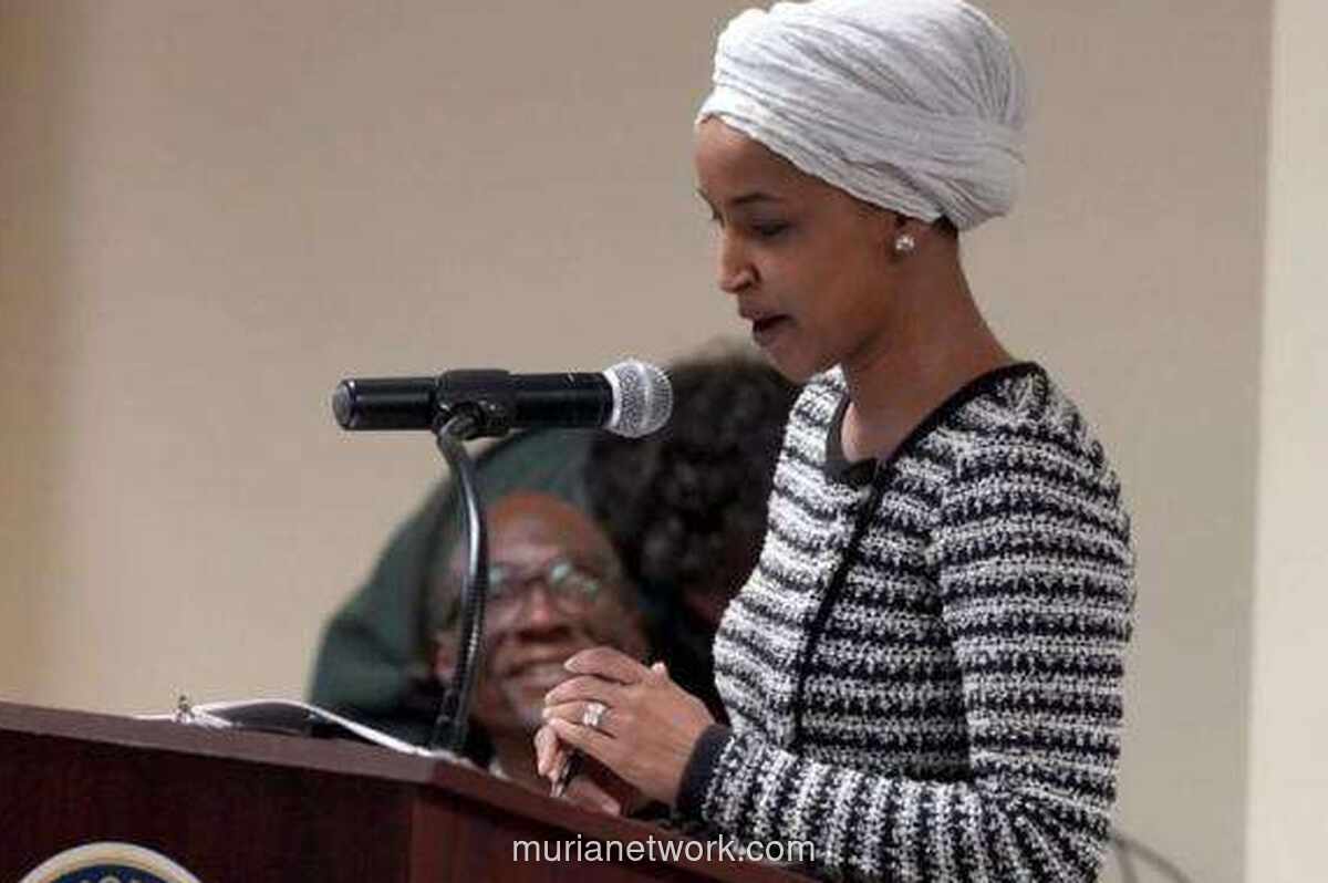 Omar Tuding Trump Sebagai Dalang di Balik Serangan Cairan Misterius