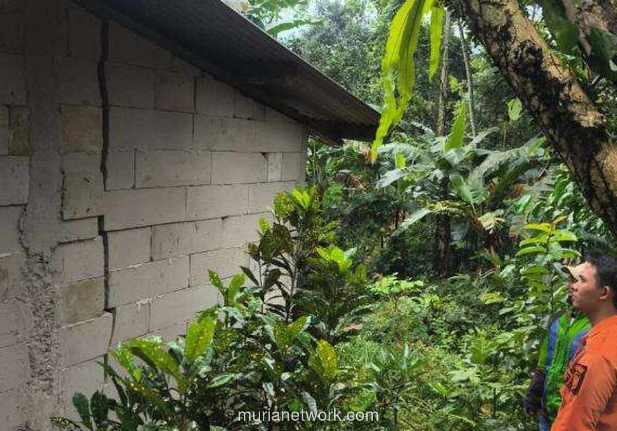 Bogor Diguncang Tanah Bergerak, Sebelas Rumah Retak