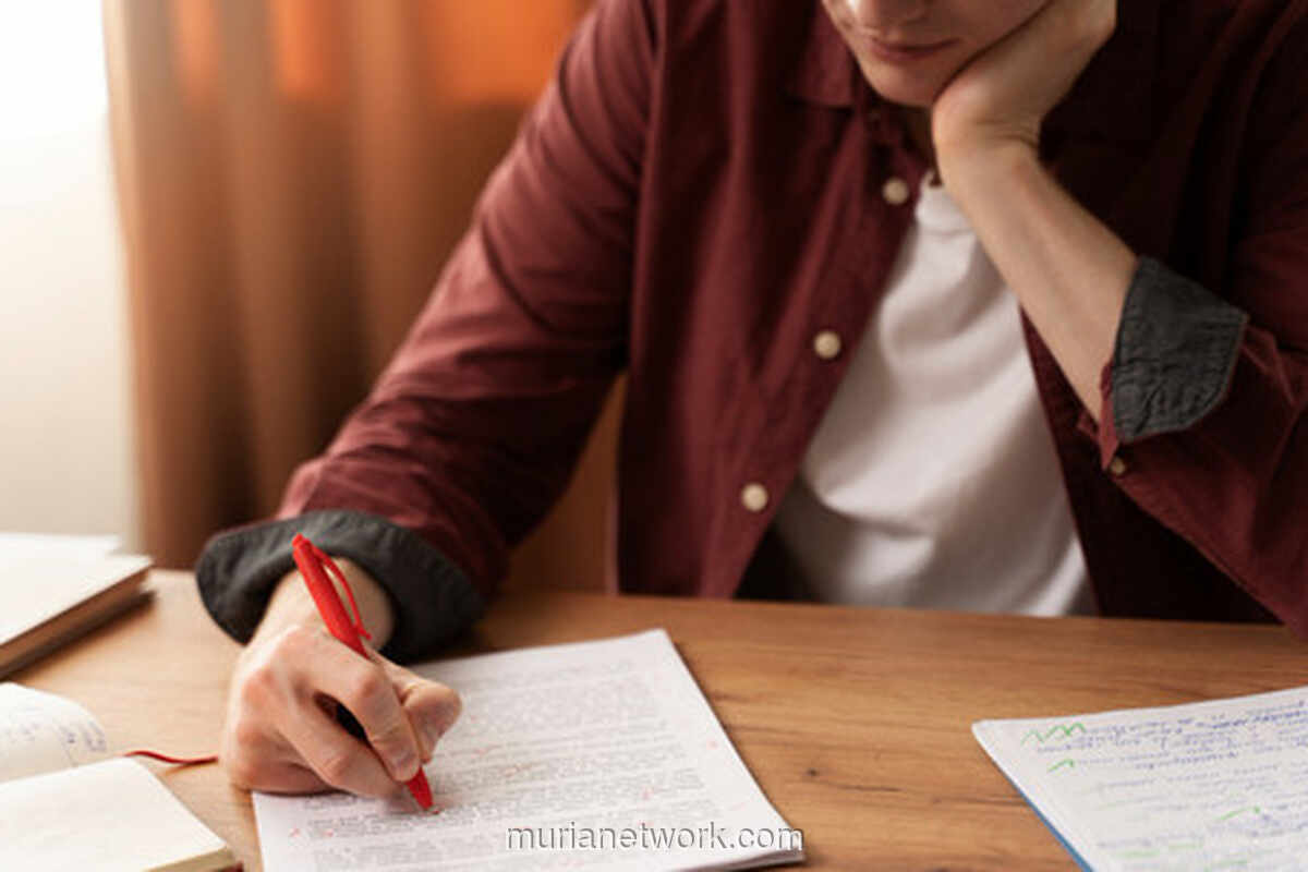 Menulis Ilmiah di Kampus: Antara Momok dan Hilangnya Tradisi Riset