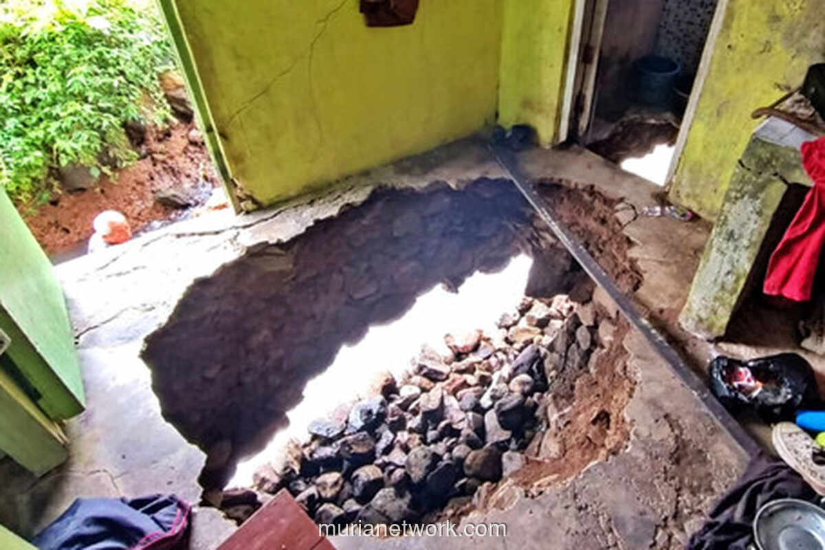 Ibu di Bandung Hilang Didikut Amblasnya Kamar Mandi ke Sungai