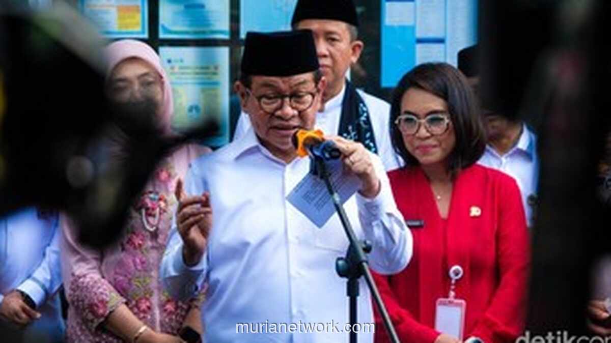 Pramono Anung Bertekad Hapus Spanduk Partai dari Flyover Jakarta