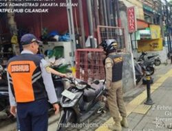Trotoar Fatmawati Diserbu Motor, Satpol PP Turun Tangan