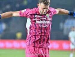 Adam Przybek Dikabarkan Hengkang, Persib Siapkan Sejumlah Opsi Pengganti