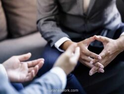 Ketika Bahasa Bayi Menggerus Kedalaman: Resistensi Intelektual di Era Komoditas Informasi