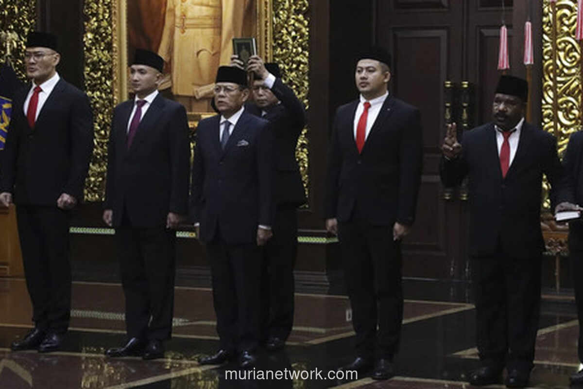 Dua Sahabat, Satu Kementerian: Nasib Berbeda di Balik Meja Kekuasaan