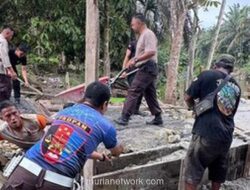 Jembatan Harapan di Desa Belimbing: Polri dan Warga Bahu-Membahu Akhiri Isolasi
