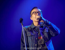 Ari Lasso Panaskan Panggung, Bryan Adams Akhirnya Kembali ke Jakarta