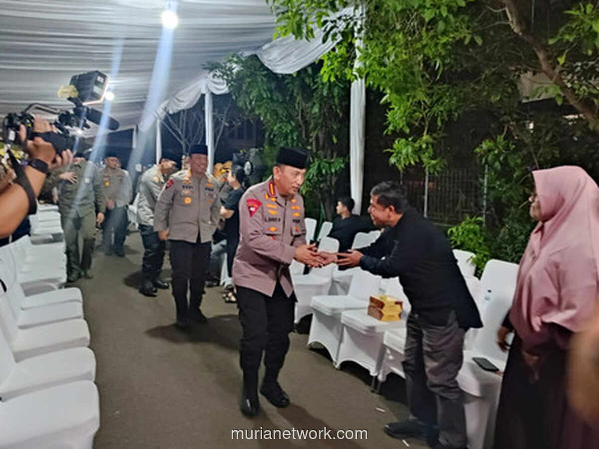 Kapolri dan Jajaran Pimpinan Polri Berduka, Melayat Ibu Meriyati Hoegeng