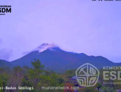 Merapi Kembali Luncurkan Awan Panas, Status Siaga Tetap Dipertahankan