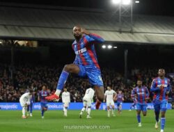 Lutut Mateta Jadi Penghalang Terakhir Transfer ke Milan