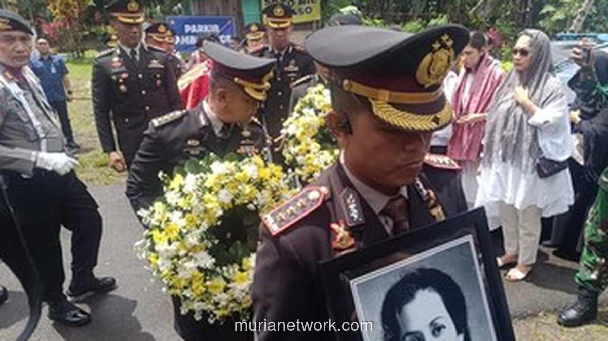 Eyang Meri Beristirahat di Samping Hoegeng, Kisah Setia di Balik Legenda Polisi
