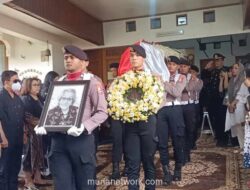 Jenazah Meriyati Hoegeng Disemayamkan dengan Penghormatan Polri