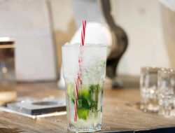 Koktail Berasap Berujung Tragis, Lambung Pria Ini Pecah Usai Teguk Nitrogen Cair