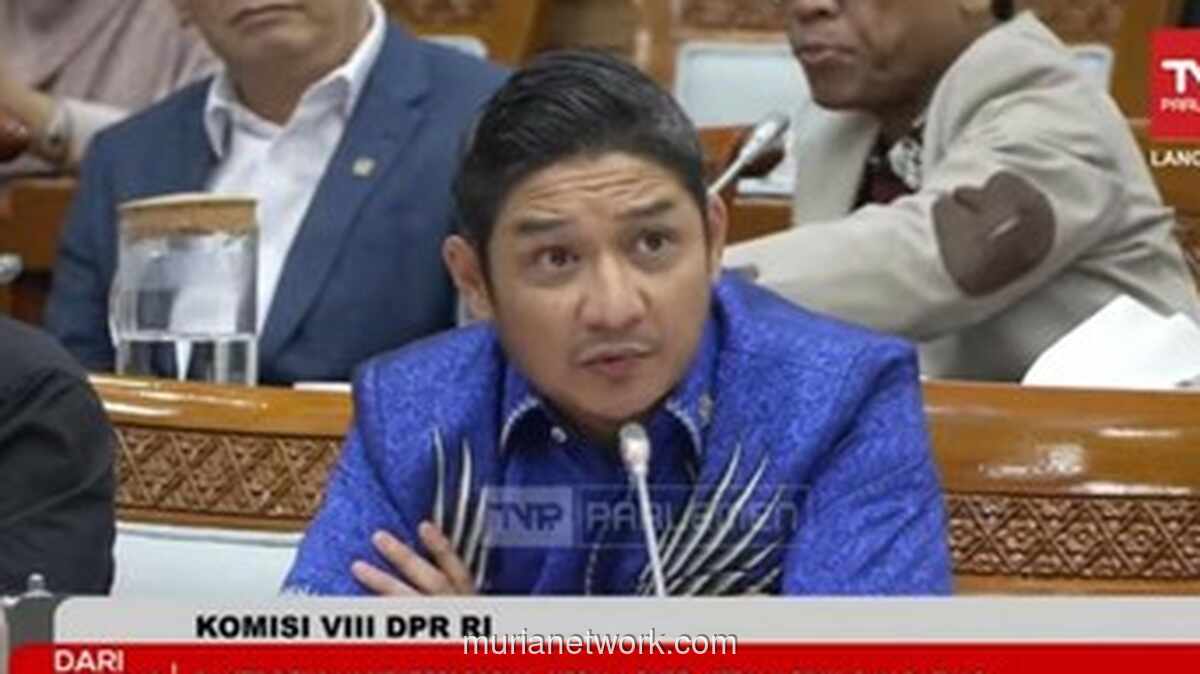 Pasha Ungu Nyanyikan Lagu Noah di Tengah Rapat Serius Soal Banjir Rob