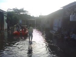 Tiga Kecamatan di Serang Masih Terendam, Ratusan Warga Mengungsi
