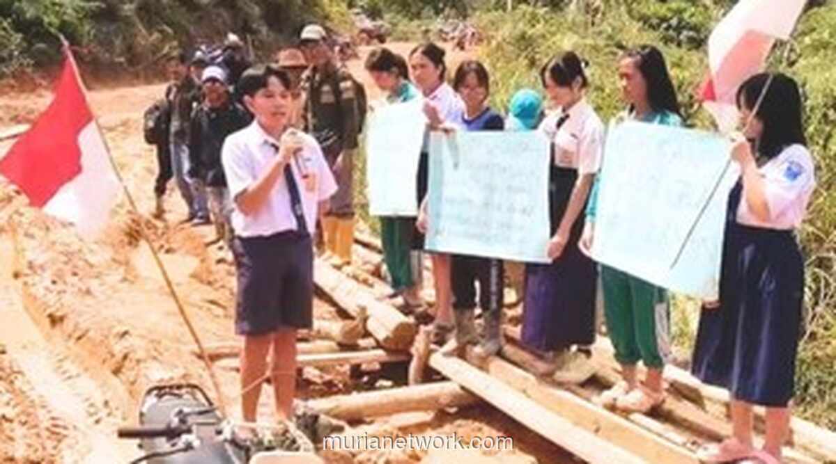 Jalan Berlumpur, Suara Lantang: Bocah SMP di Perbatasan Tuntut Presiden Perbaiki Infrastruktur