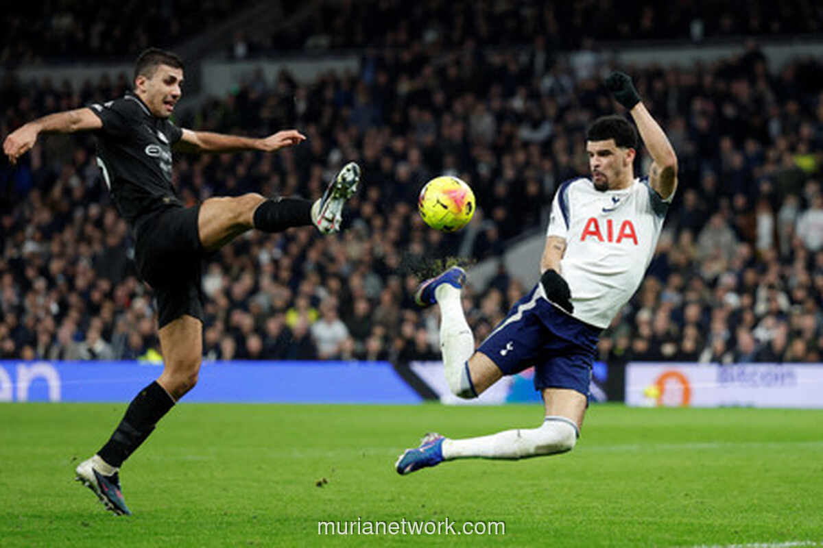 Solanke Cetak Gol Kalajengking, Spurs Paksa Manchester City Berbagi Poin