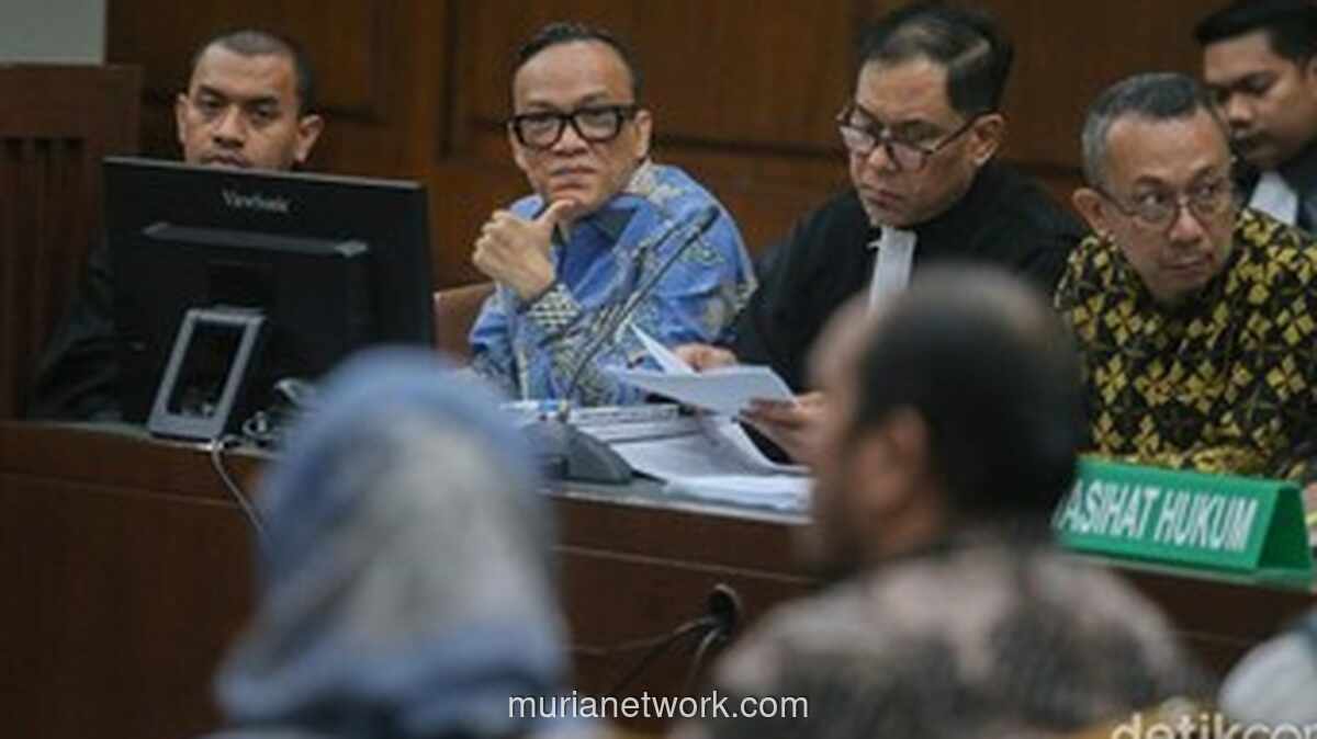 Munarman Hadapi Keberatan Jaksa KPK di Sidang Kasus Sertifikasi K3