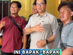 Anies Baswedan Ajak Pengawal Sipil Foto Bareng Saat Makan di Warung