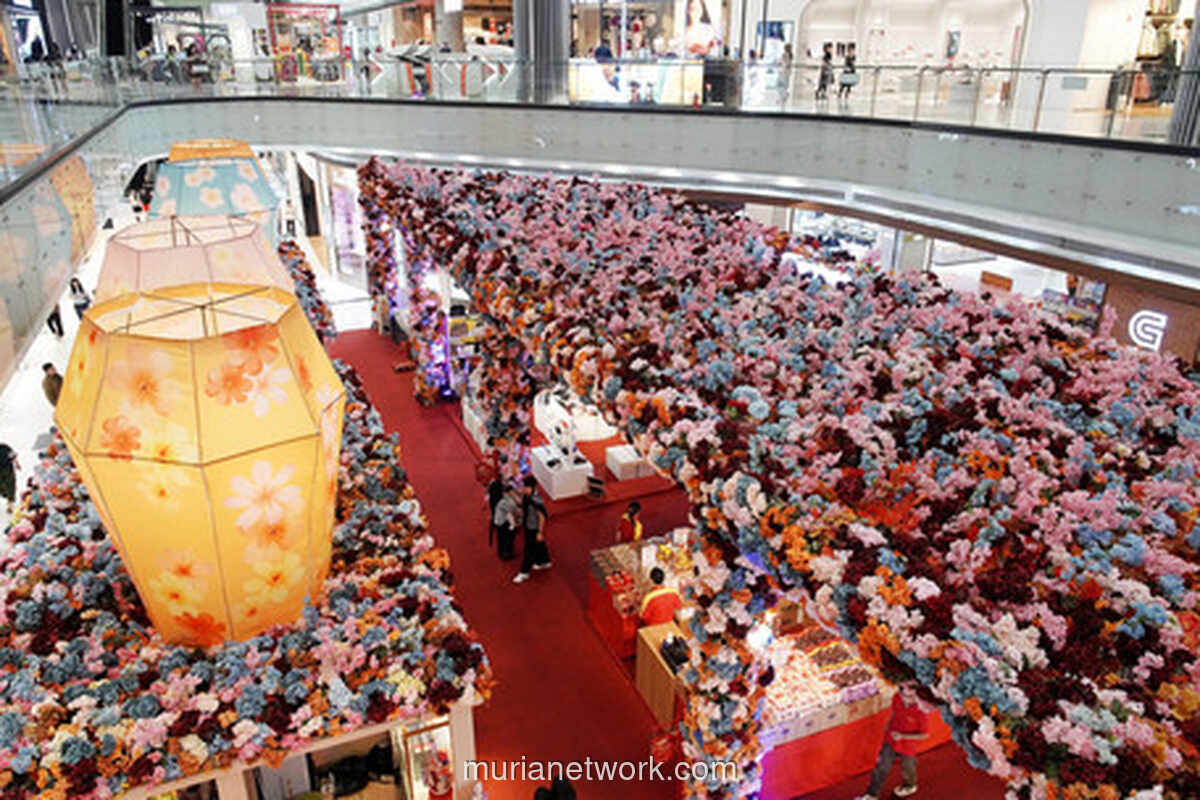 Lippo Mall Puri Hadirkan Taman Bunga Raksasa Sambut Imlek 2026