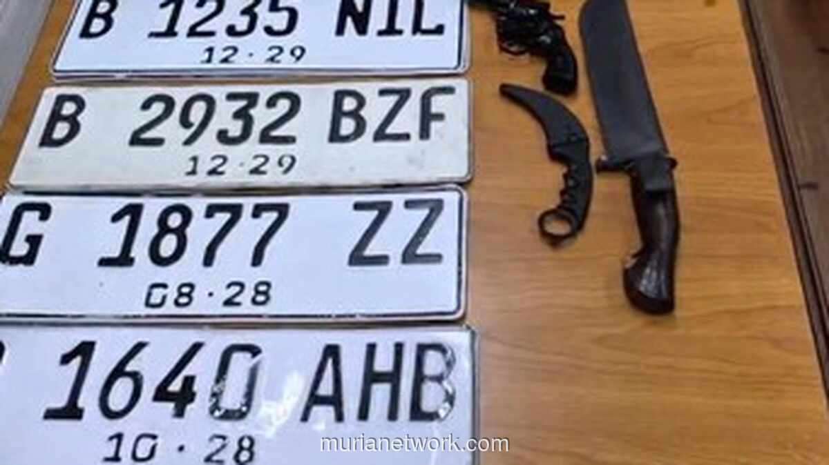 Polisi Temukan Empat Pasang Pelat Nomor Berbeda dalam Mobil Pengemudi Ugal-ugalan di Gunung Sahari