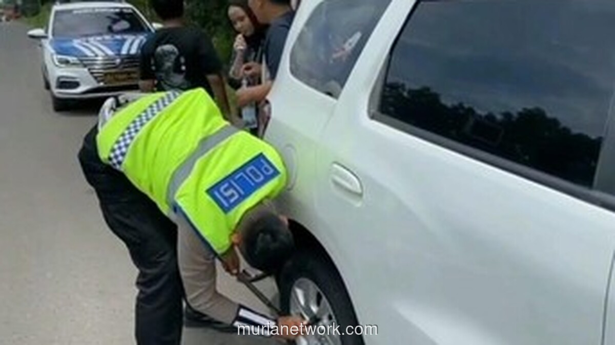 Kakorlantas Apresiasi Sigapnya Personel Tol Cipularang Bantu Pengemudi Pecah Ban