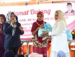 Gerindra Sumbar Salurkan 500 Paket Sembako di Padang Sambut Ramadan